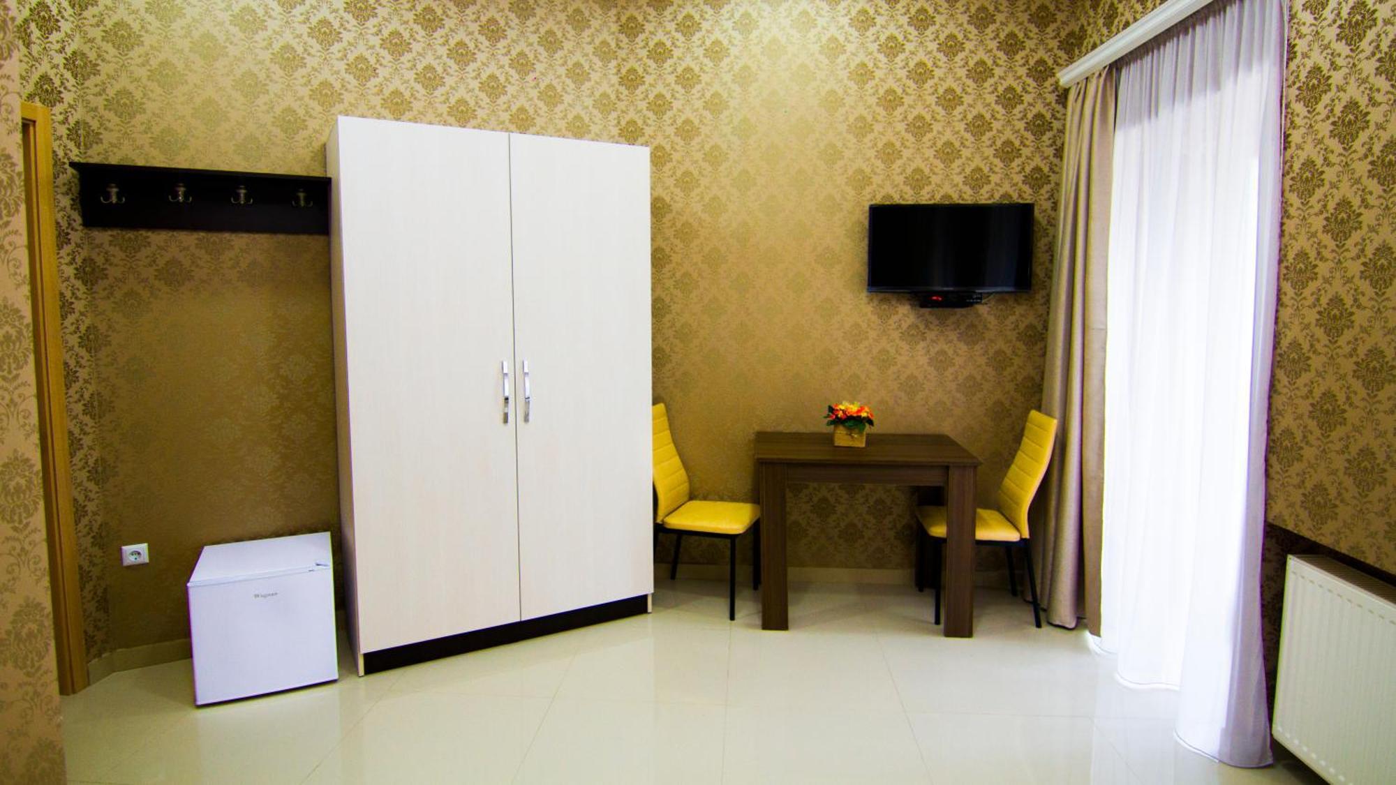 Hotel Care Inn Тбилиси Екстериор снимка