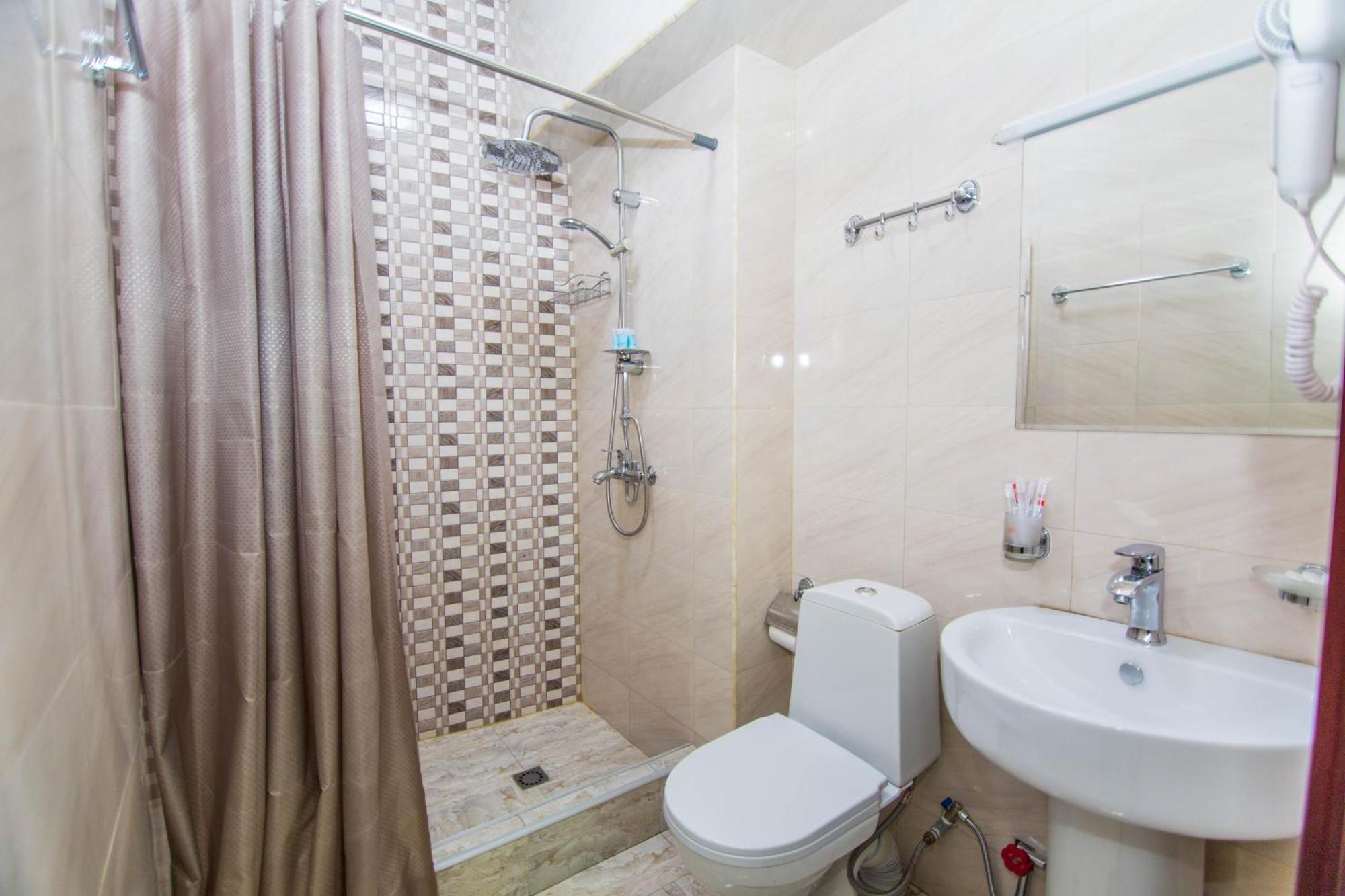 Hotel Care Inn Тбилиси Екстериор снимка
