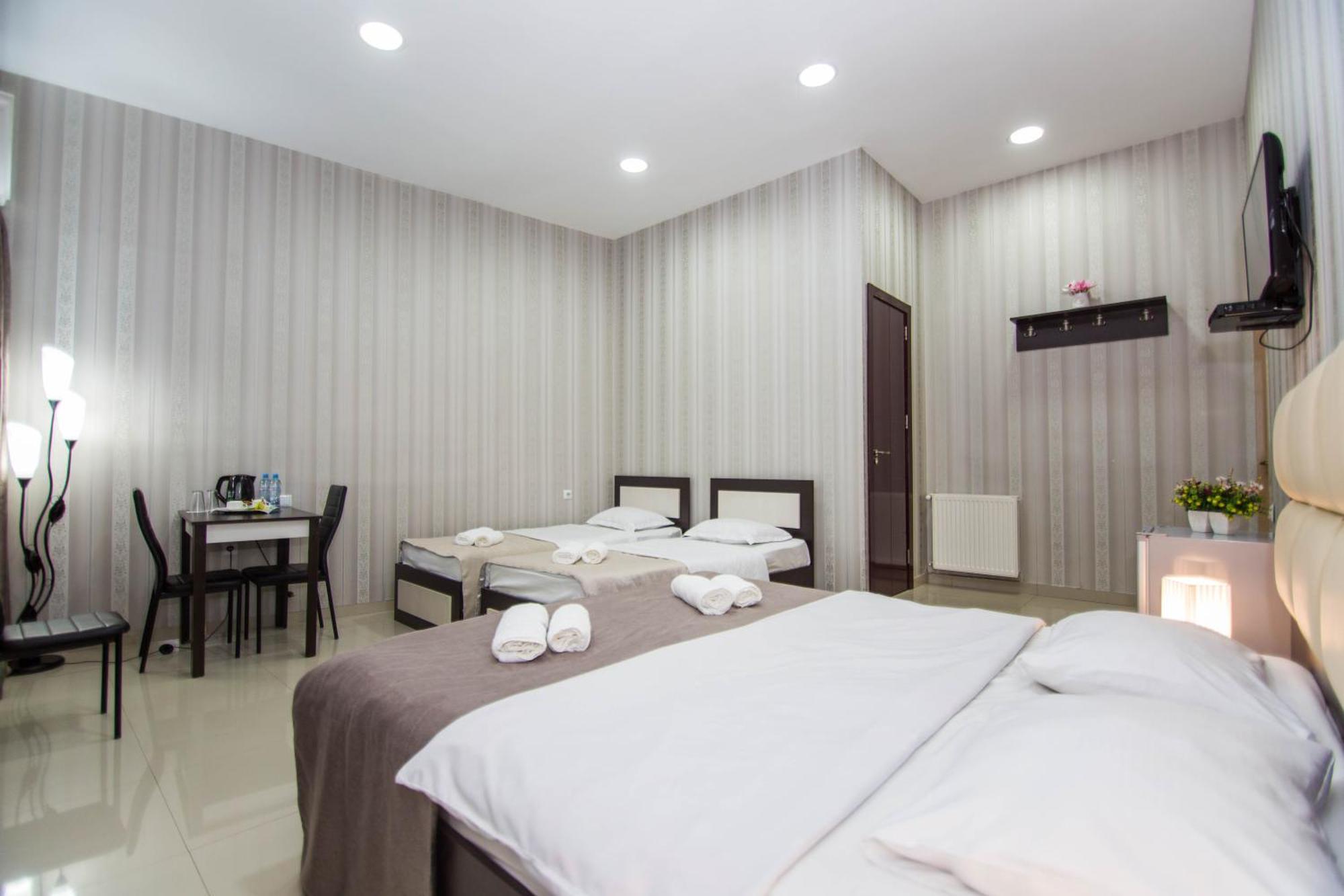 Hotel Care Inn Тбилиси Екстериор снимка