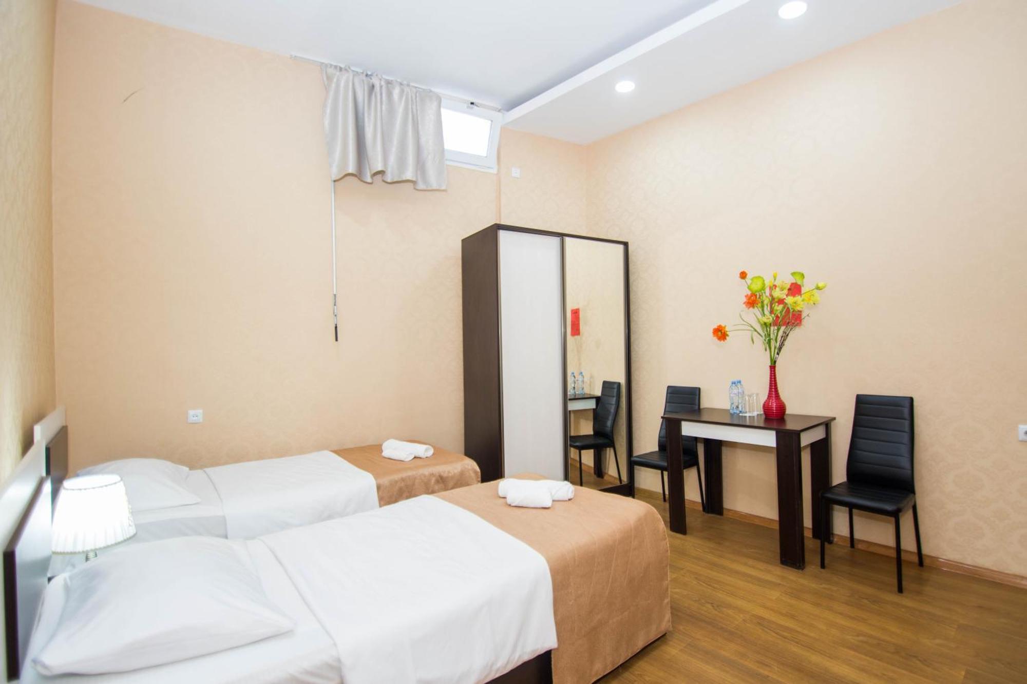 Hotel Care Inn Тбилиси Екстериор снимка