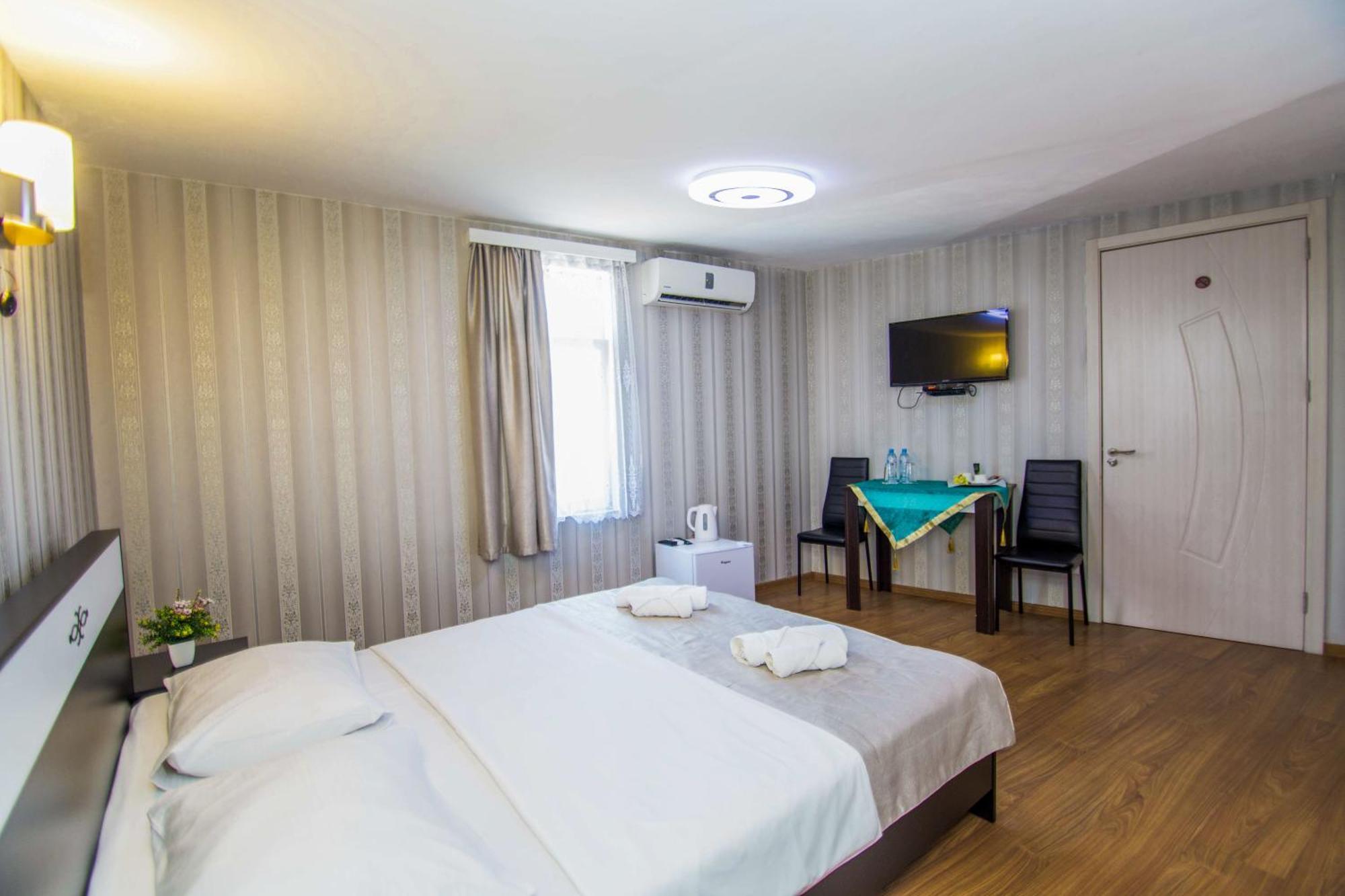Hotel Care Inn Тбилиси Екстериор снимка
