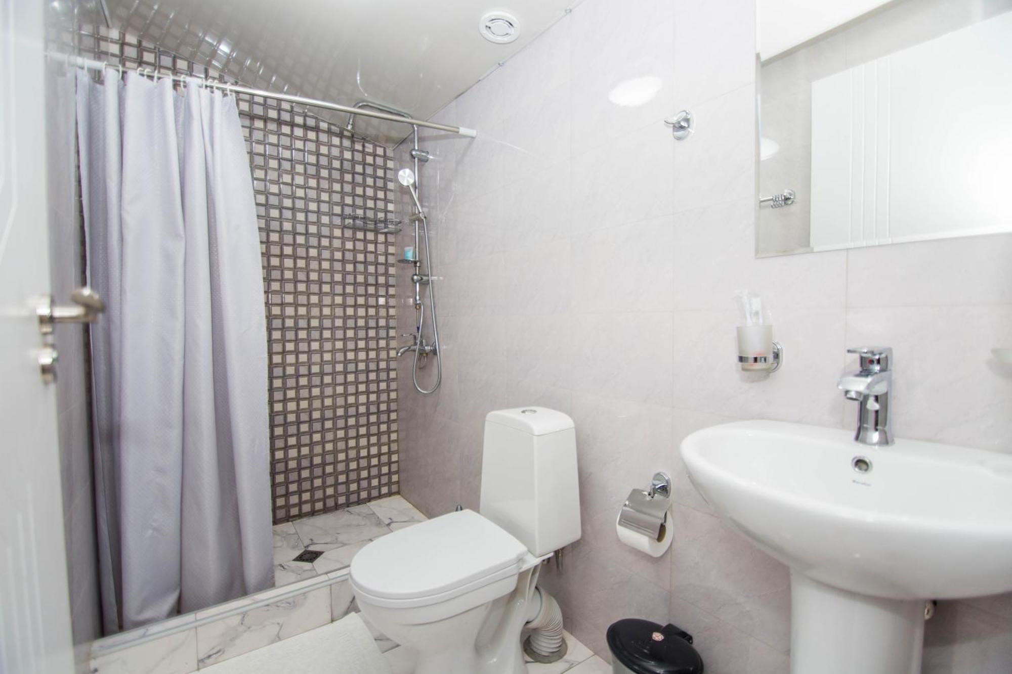 Hotel Care Inn Тбилиси Екстериор снимка