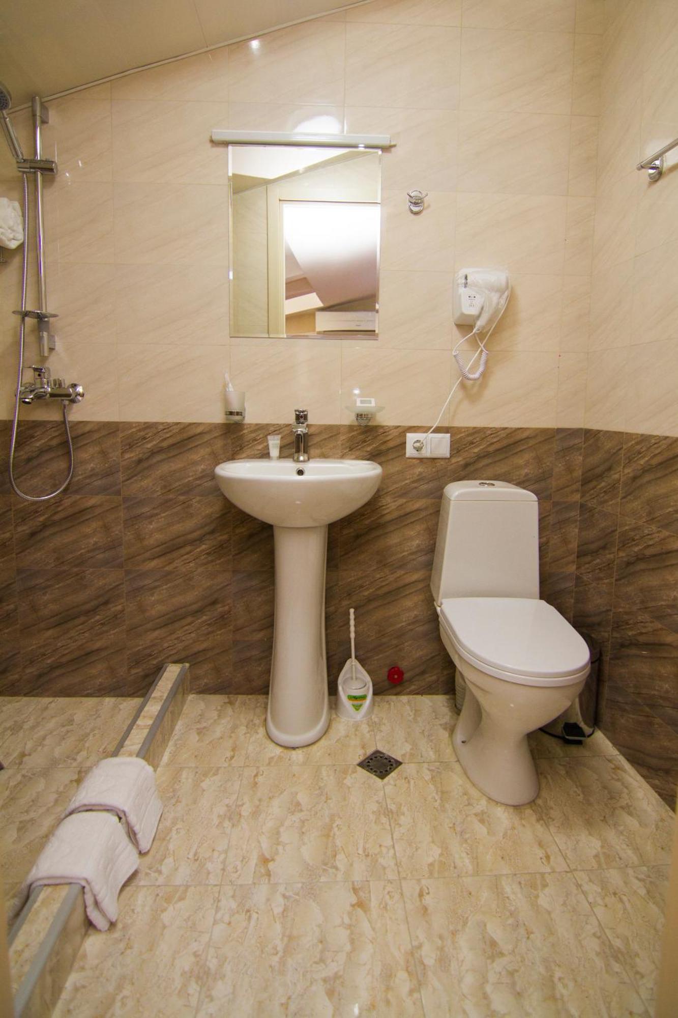Hotel Care Inn Тбилиси Екстериор снимка