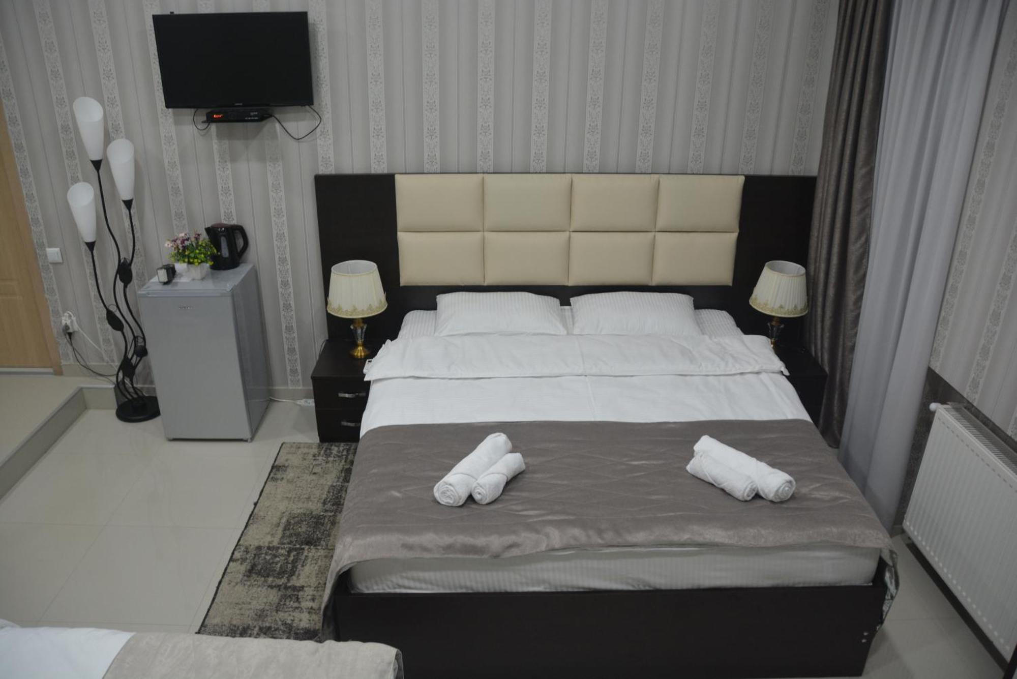 Hotel Care Inn Тбилиси Екстериор снимка